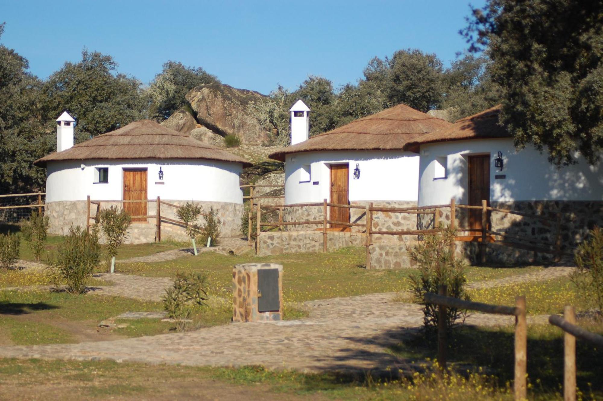 Los Chozos De La Roca La Roca de la Sierra Kültér fotó