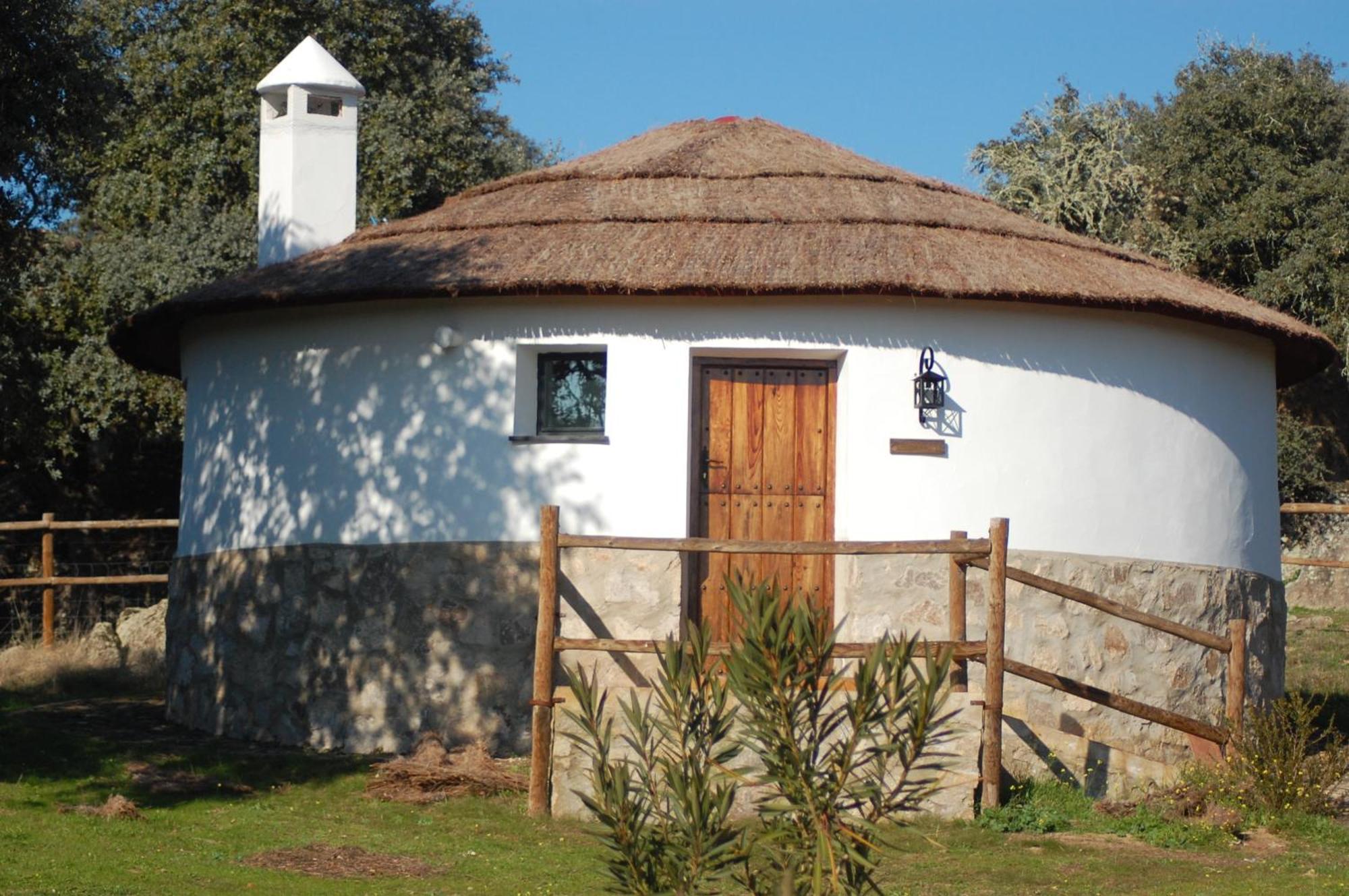 Los Chozos De La Roca La Roca de la Sierra Kültér fotó